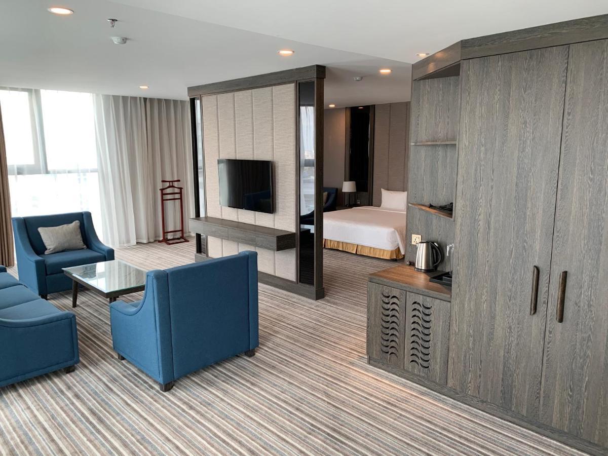 Muong Thanh Luxury Saigon Hotel Ho Chi Minh City Bagian luar foto