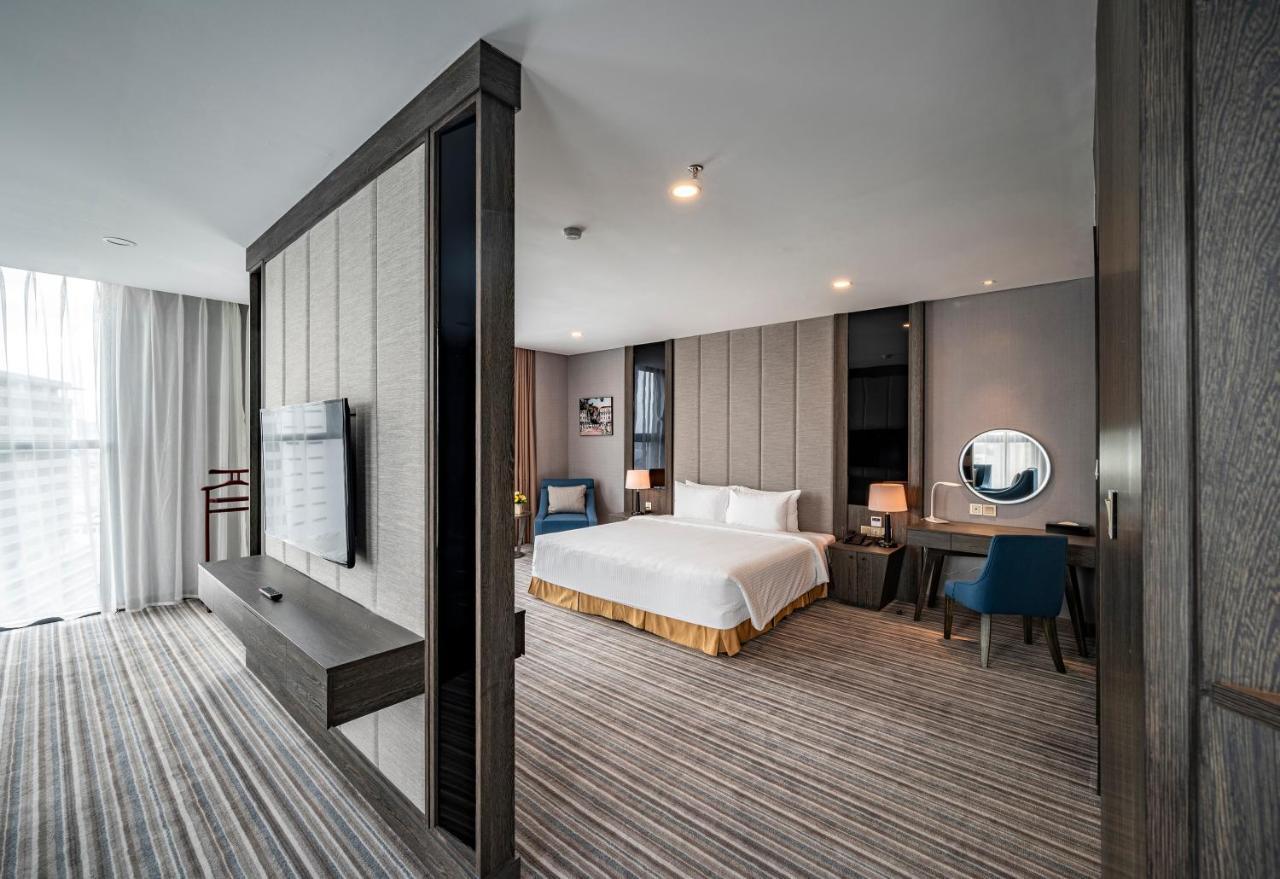 Muong Thanh Luxury Saigon Hotel Ho Chi Minh City Bagian luar foto